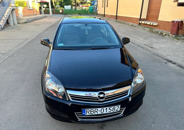 Opel Astra cena 16900 przebieg: 138000, rok produkcji 2010 z Brzozów małe 301